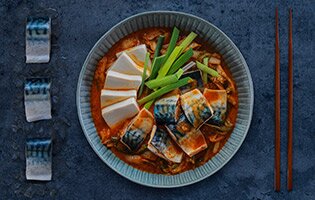 Hot pot with Norwegian Mackerel